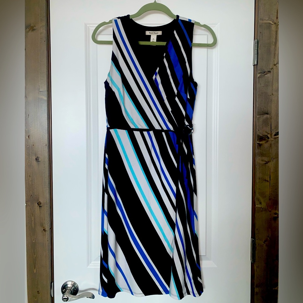 White House Black Market size 2 faux wrap dress